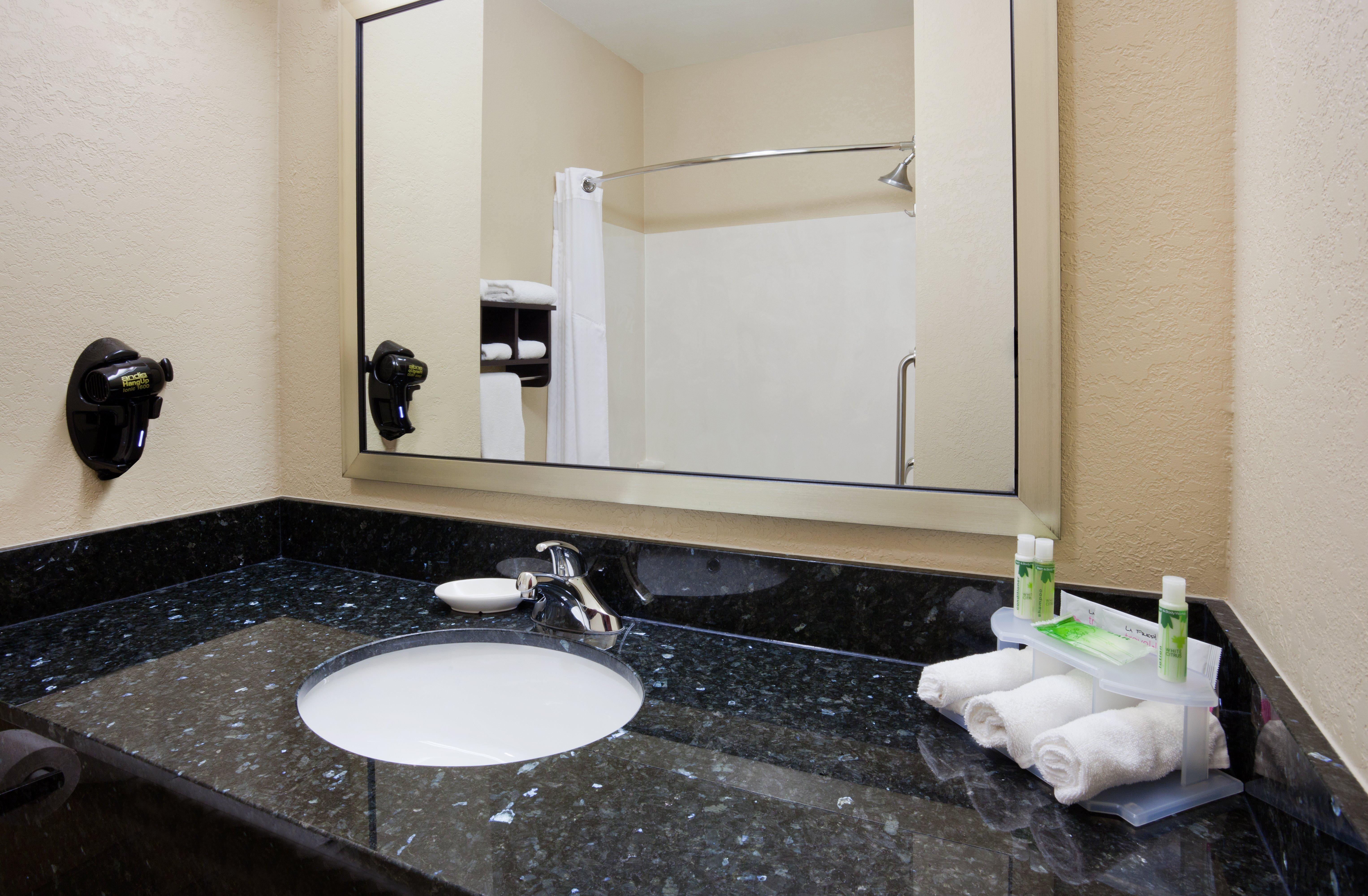 Holiday Inn Express & Suites Aberdeen By Ihg Экстерьер фото