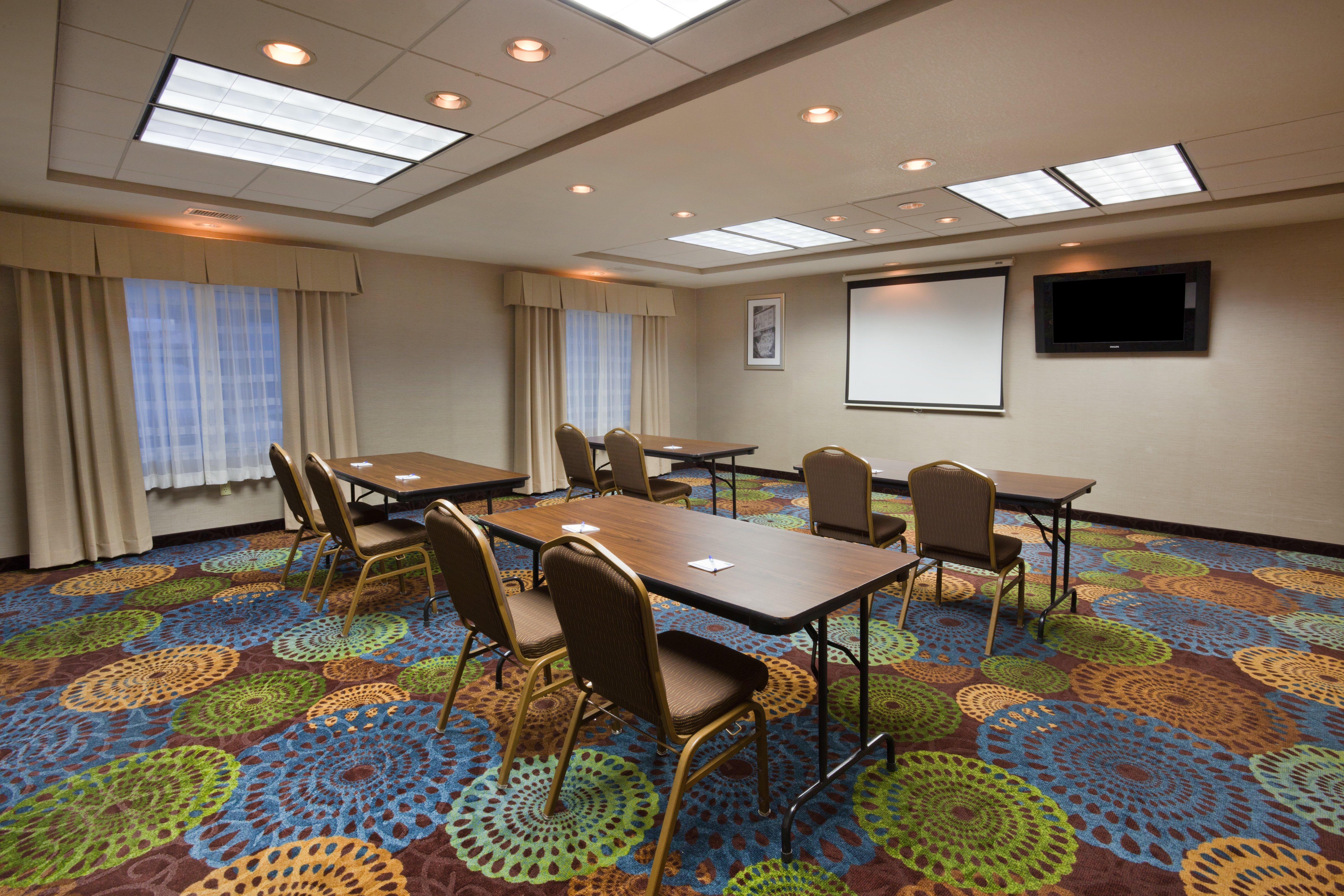 Holiday Inn Express & Suites Aberdeen By Ihg Экстерьер фото